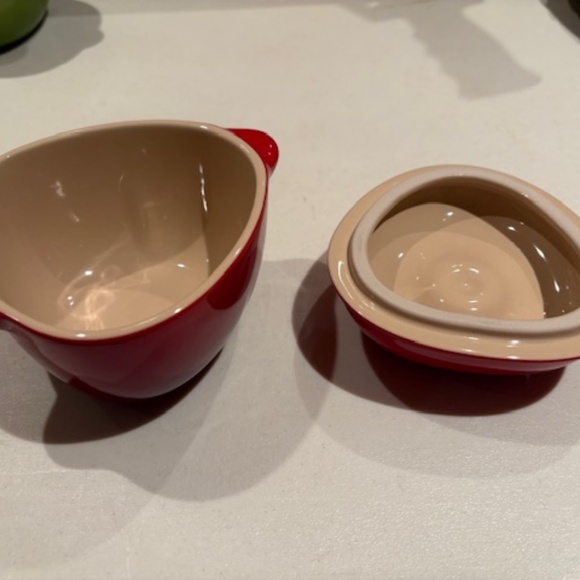 Le Creuset Red Apple Lidded Jar - Picture 3 of 5